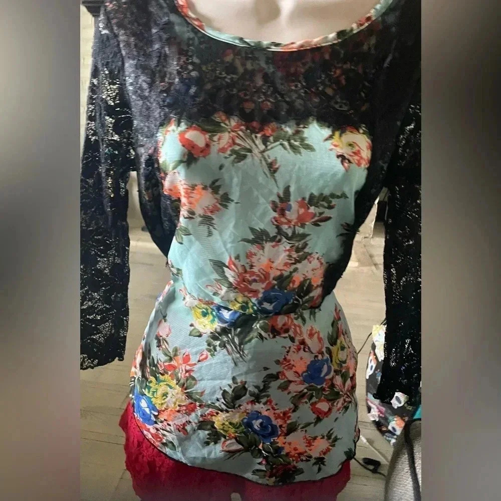 gimmicks BKE top- size small